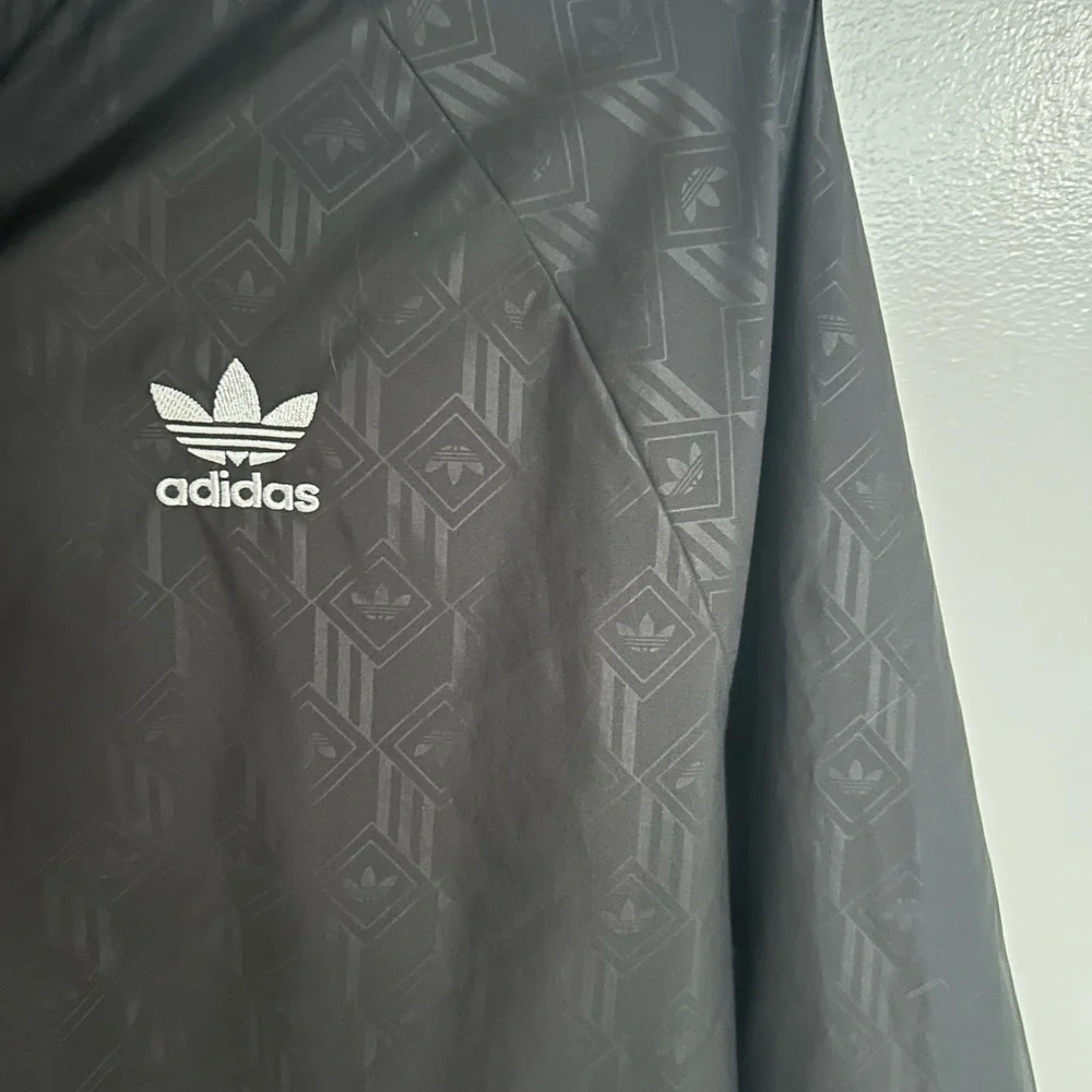 Adidas Monogram Windbreaker - Picture 4 of 4
